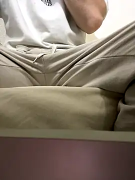 Snapshot of Daisuke_01 chatting on December 4, 2025, 4:22 am Daisuke 01 online show from December 4, 2025, 4:22 am