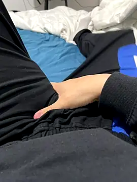 Snapshot of Daisuke_01 chatting on December 16, 2025, 4:06 am Daisuke 01 online show from December 16, 2025, 4:06 am