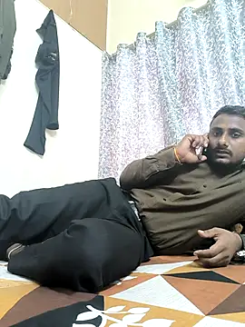 Snapshot of aryaaap chatting on December 5, 2025, 10:35 am aryaaap online show from December 5, 2025, 10:35 am