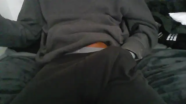 latinman7944 online show from March 6, 2026, 7:49 am