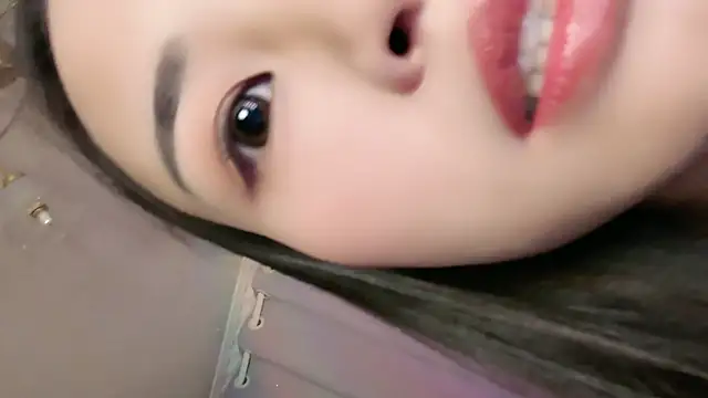 Snapshot of GD-girl001 chatting on November 27, 2025, 2:19 pm GD-girl001 online show from November 27, 2025, 2:19 pm