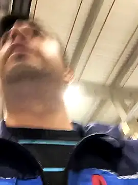 Snapshot of Alexutz21 chatting on April 1, 2026, 5:32 pm Alexutz21 online show from April 1, 2026, 5:32 pm