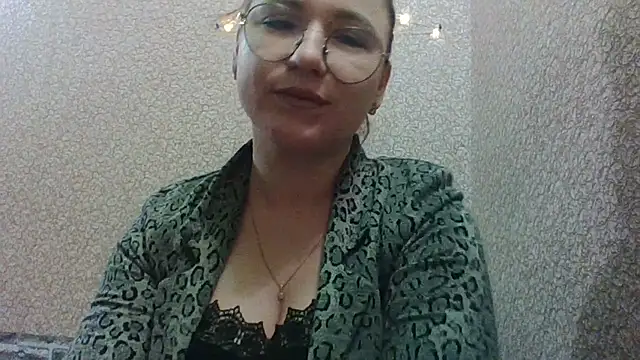 Snapshot of Dark_lady99 chatting on December 17, 2025, 7:36 am Dark lady99 online show from December 17, 2025, 7:36 am