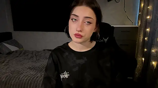 Meowluly online show from February 9, 2026, 12:47 am