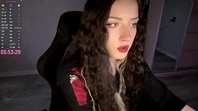 Meowluly online show from April 8, 2026, 9:26 pm