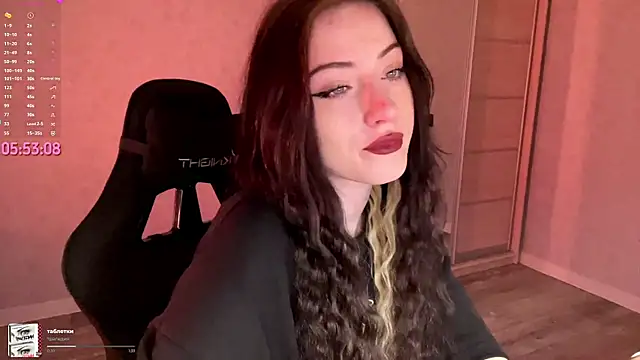 Meowluly online show from April 28, 2026, 8:58 pm