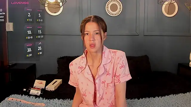 Snapshot of Skyy_bloom chatting on December 4, 2025, 11:52 am Skyy bloom online show from December 4, 2025, 11:52 am