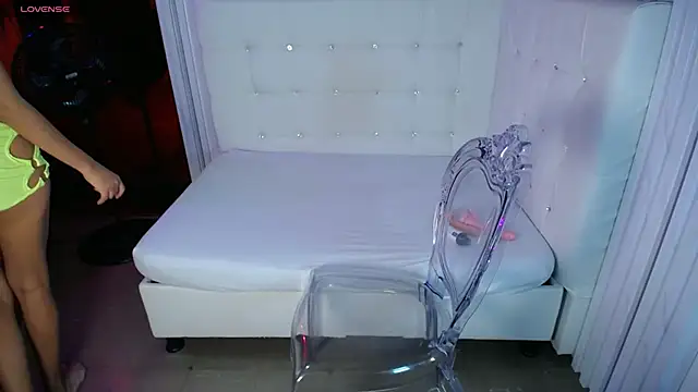 Snapshot of Ameliasexx chatting on December 4, 2025, 9:23 pm Ameliasexx online show from December 4, 2025, 9:23 pm