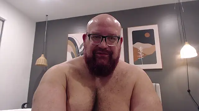 Snapshot of BigBearforCuddles chatting on April 16, 2026, 2:45 am BigBearforCuddles online show from April 16, 2026, 2:45 am