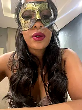 LunnaMaska online show from December 21, 2025, 4:08 am