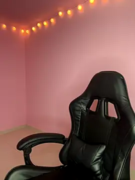 Snapshot of Davne_ chatting on November 30, 2025, 9:08 pm Davne online show from November 30, 2025, 9:08 pm