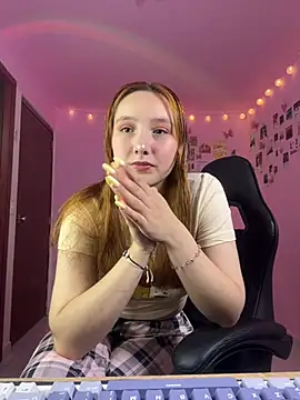 Snapshot of Davne_ chatting on March 10, 2026, 8:25 pm Davne online show from March 10, 2026, 8:25 pm