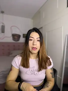 Snapshot of MaddieHunter chatting on December 4, 2025, 1:42 pm MaddieHunter online show from December 4, 2025, 1:42 pm