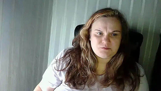 Snapshot of HarmonyKareraa chatting on December 1, 2025, 8:47 pm HarmonyKareraa online show from December 1, 2025, 8:47 pm