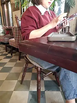 Snapshot of Bea_219 chatting on December 15, 2025, 6:06 am Bea 219 online show from December 15, 2025, 6:06 am