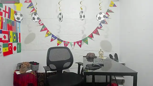 Snapshot of Miss_clarepocahose chatting on June 22, 2026, 12:45 am Miss clarepocahose online show from June 22, 2026, 12:45 am