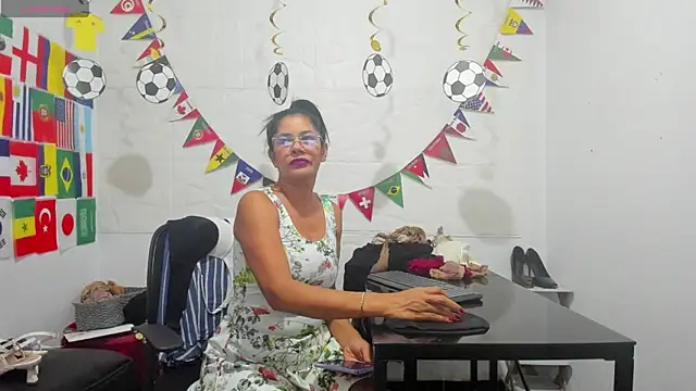 Snapshot of Miss_clarepocahose chatting on June 26, 2026, 12:04 am Miss clarepocahose online show from June 26, 2026, 12:04 am