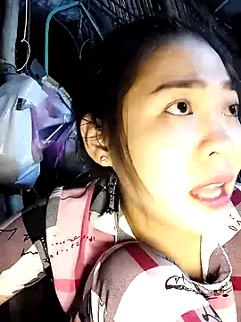 Snapshot of Lin-kute98 chatting on February 15, 2026, 11:30 am Lin-kute98 online show from February 15, 2026, 11:30 am