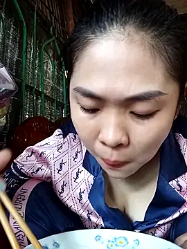 Snapshot of Lin-kute98 chatting on February 21, 2026, 12:22 am Lin-kute98 online show from February 21, 2026, 12:22 am