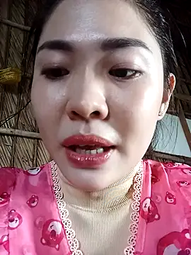 Snapshot of Lin-kute98 chatting on April 4, 2026, 1:26 am Lin-kute98 online show from April 4, 2026, 1:26 am