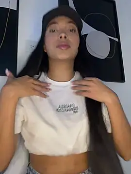 Snapshot of KarolRojas_22 chatting on April 29, 2026, 6:28 am KarolRojas 22 online show from April 29, 2026, 6:28 am