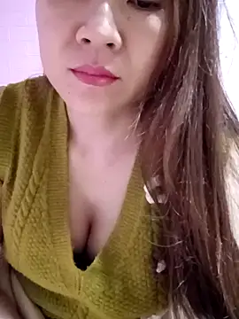 Snapshot of Lily-ross22 chatting on November 28, 2025, 7:44 am Lily-ross22 online show from November 28, 2025, 7:44 am