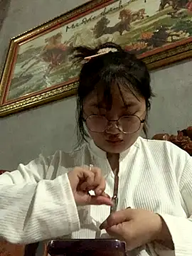 lau-2 online show from December 4, 2025, 1:09 pm