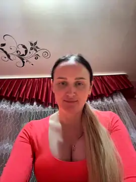 Snapshot of TomilaSi chatting on December 1, 2025, 9:31 pm TomilaSi online show from December 1, 2025, 9:31 pm