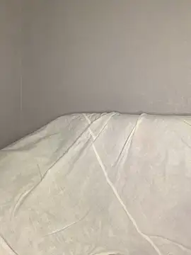 Snapshot of Tomiris87 chatting on December 3, 2025, 2:19 am Tomiris87 online show from December 3, 2025, 2:19 am