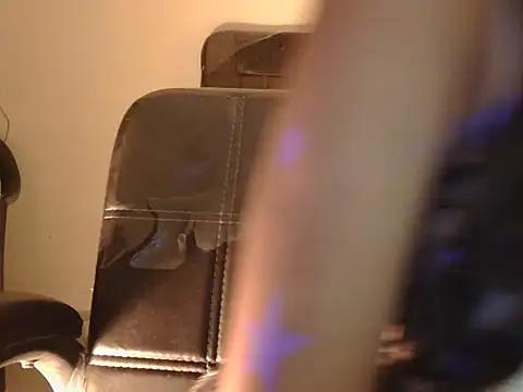 Snapshot of cute_mahira chatting on December 4, 2025, 7:11 pm cute mahira online show from December 4, 2025, 7:11 pm