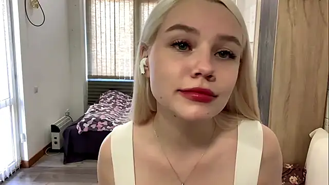 Snapshot of MistikMinx chatting on November 27, 2025, 12:07 pm MistikMinx online show from November 27, 2025, 12:07 pm