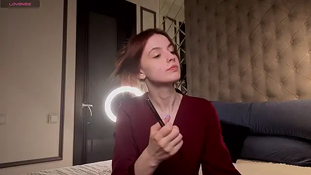 SharaSauer online show from April 11, 2026, 1:10 am