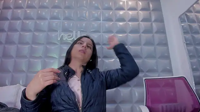 sol-angel online show from December 19, 2025, 3:08 pm