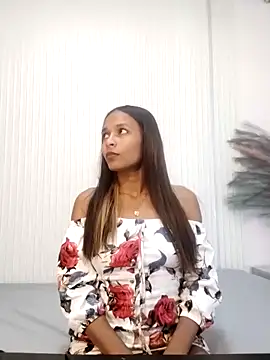 Snapshot of KeiraFox9 chatting on December 4, 2025, 6:44 am KeiraFox9 online show from December 4, 2025, 6:44 am