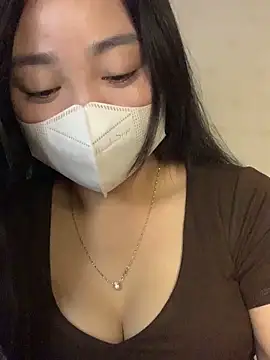 lana-kan online show from March 29, 2026, 1:33 pm