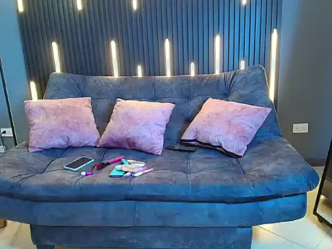 Snapshot of scarlett_aviebby chatting on November 28, 2025, 1:36 pm scarlett aviebby online show from November 28, 2025, 1:36 pm