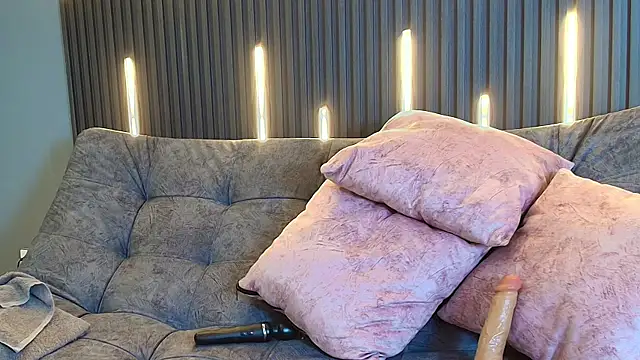 Snapshot of scarlett_aviebby chatting on December 4, 2025, 1:42 pm scarlett aviebby online show from December 4, 2025, 1:42 pm