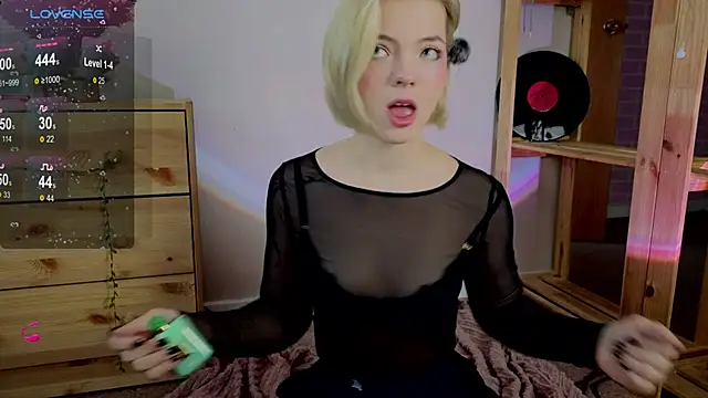 Me1inMonro online show from December 20, 2025, 5:36 am