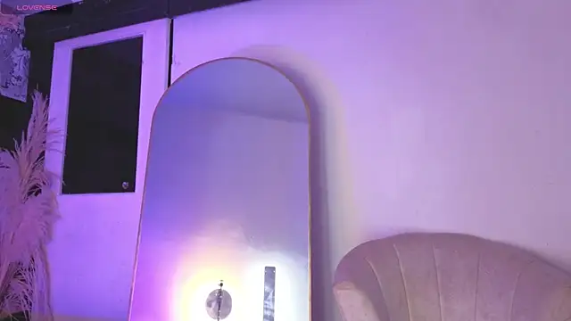 Snapshot of megan_lenon chatting on June 14, 2026, 2:24 am megan lenon online show from June 14, 2026, 2:24 am