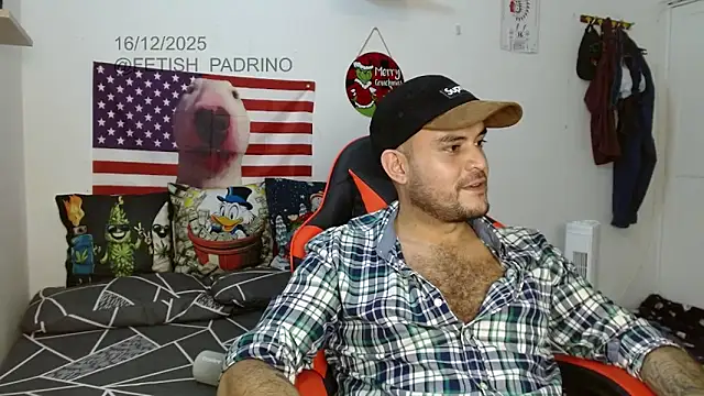 Snapshot of holegape chatting on December 17, 2025, 5:24 am holegape online show from December 17, 2025, 5:24 am