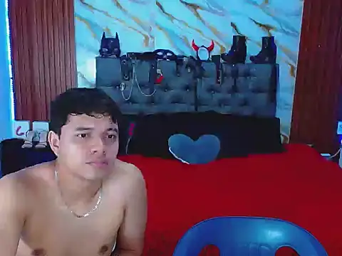 Snapshot of Meryandcris chatting on December 16, 2025, 6:29 am Meryandcris online show from December 16, 2025, 6:29 am