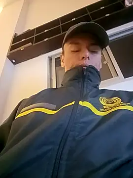 Snapshot of Piippe chatting on December 20, 2025, 5:47 am Piippe online show from December 20, 2025, 5:47 am