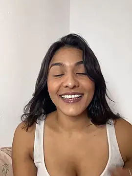 Laurapocahontas online show from November 25, 2025, 7:03 pm