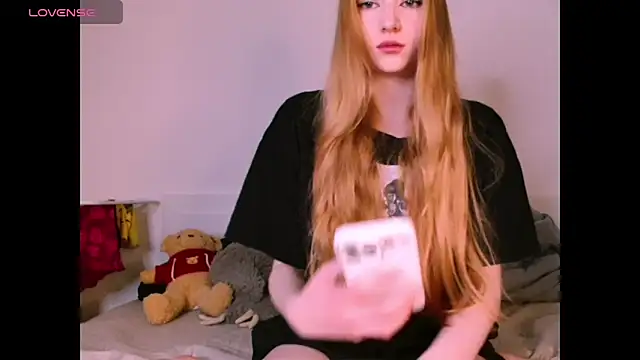  Milana Sparkl75  online show from February 12, 2026, 8:15 pm