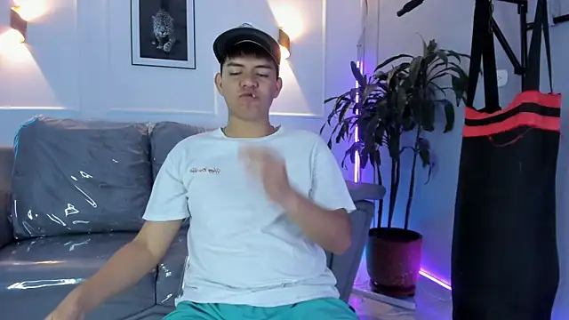 Snapshot of Paul_27_ chatting on December 14, 2025, 3:45 am Paul 27 online show from December 14, 2025, 3:45 am