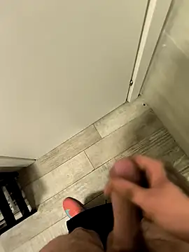 Snapshot of Razvan696969 chatting on March 1, 2026, 1:57 pm Razvan696969 online show from March 1, 2026, 1:57 pm