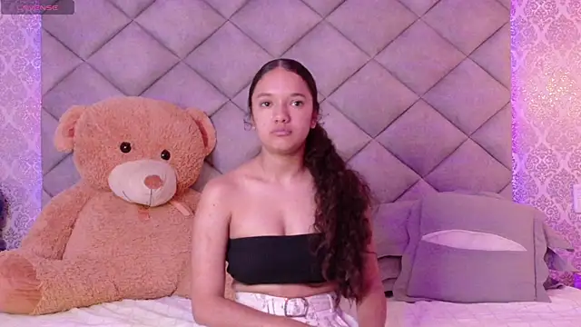 Snapshot of TinyCurlQueen chatting on December 5, 2025, 7:54 pm TinyCurlQueen online show from December 5, 2025, 7:54 pm