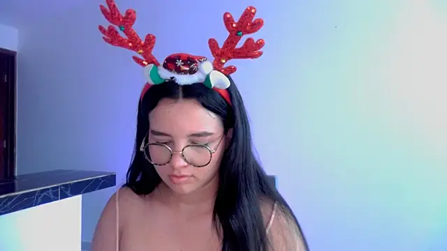 Snapshot of LilBunny_1 chatting on December 5, 2025, 1:42 pm LilBunny 1 online show from December 5, 2025, 1:42 pm