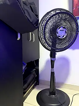 Snapshot of OliverWest04 chatting on January 8, 2026, 4:53 pm OliverWest04 online show from January 8, 2026, 4:53 pm