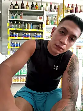 Snapshot of OliverWest04 chatting on January 10, 2026, 8:10 pm OliverWest04 online show from January 10, 2026, 8:10 pm